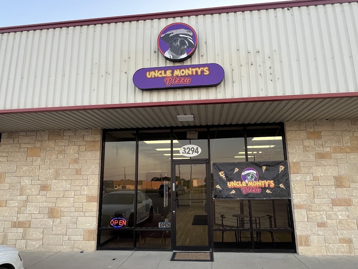 Uncle Monty's Pizza